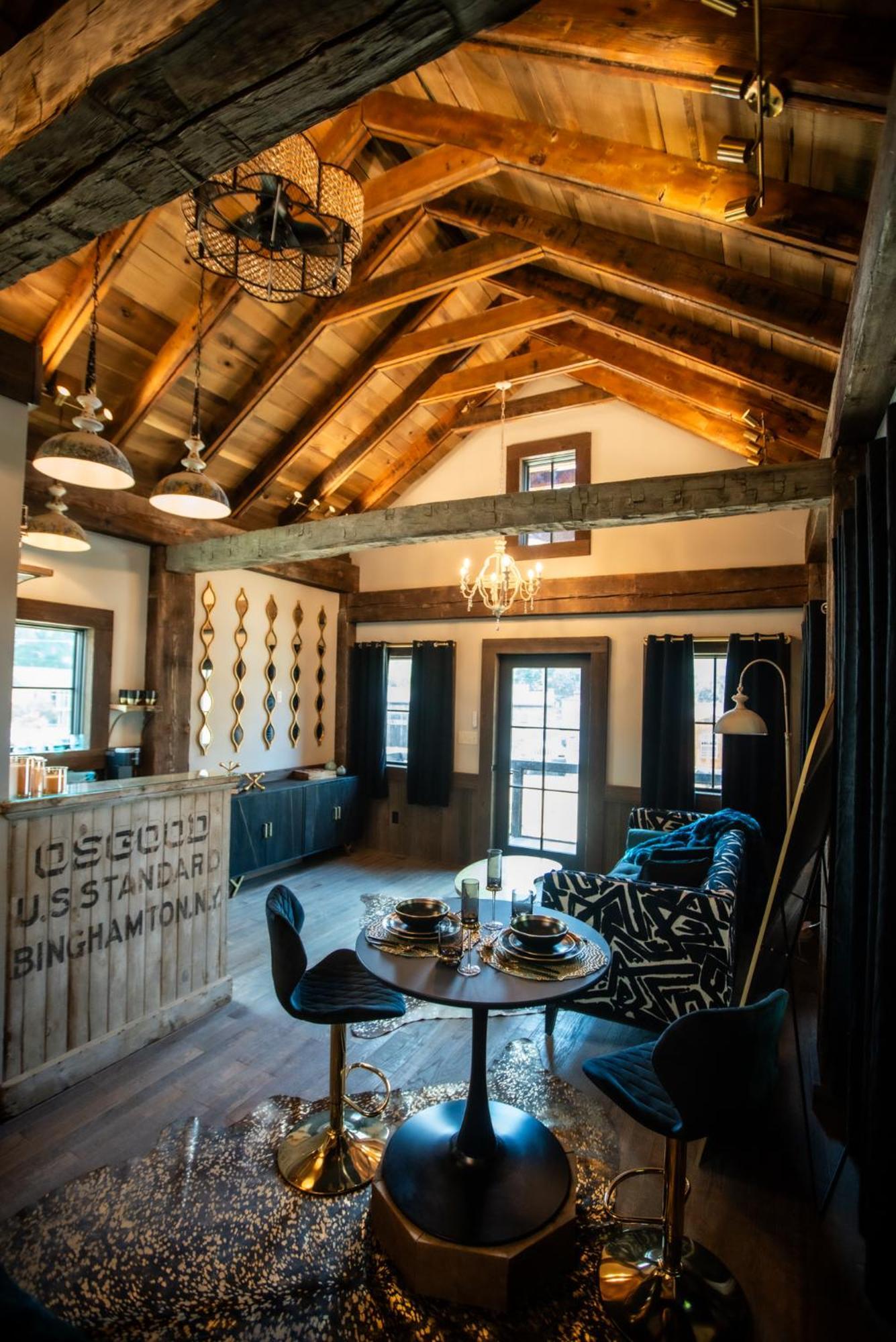 Barnwood Village Уайт-Салфер-Спрингс Экстерьер фото