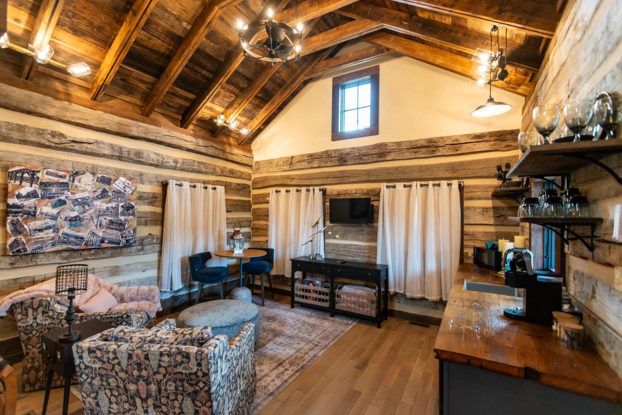 Barnwood Village Уайт-Салфер-Спрингс Экстерьер фото